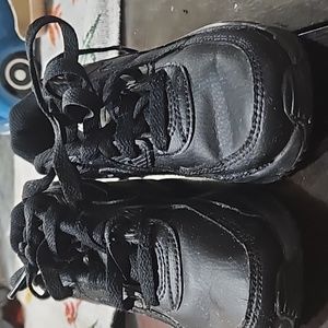 nike boys airmax size 12c gently worn
